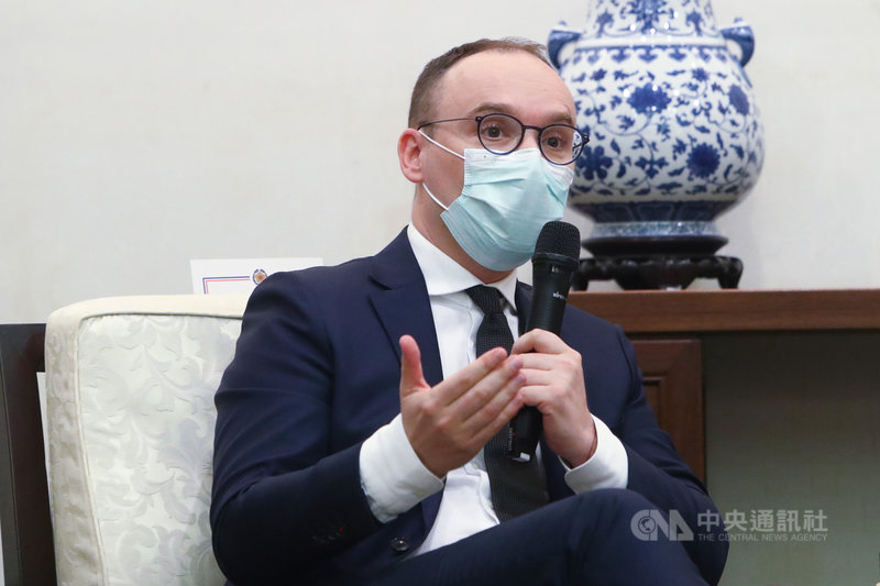 波海三國國會友台小組聯合訪問團29日到行政院拜會院長蘇貞昌,訪團由立陶宛國會友台小組主席馬爾德基斯(Matas Maldeikis)(圖)代表致詞。中央社記者王騰毅攝 110年11月29日