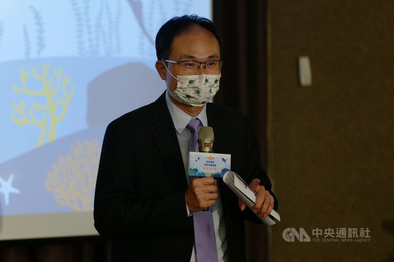 海洋委員會海洋保育署30日在台北舉辦「向海致敬,海岸清潔維護成果發表會」,海委會副主委蔡清標致詞表示,海洋清潔及維護需要全民共同努力,未來也將持續公、私協力共同解決海廢問題,維護美麗的海洋風貌。(海洋委員會海洋保育署提供)中央社記者蔡孟妤傳真 110年11月30日