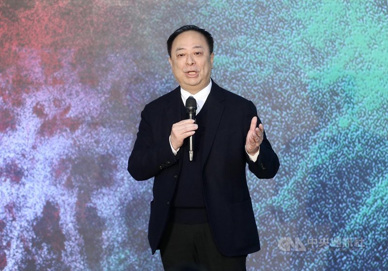 「2022希望 楊英風.楊奉琛藝術展」開幕記者會1日在台北101舉行,台北101董事長張學舜(圖)出席致詞表示,展名「2022希望」別具意義,因近兩年全世界被COVID-19疫情所困,都存在壓抑心情,期許2022年是充滿希望的一年。中央社記者張皓安攝 110年12月1日