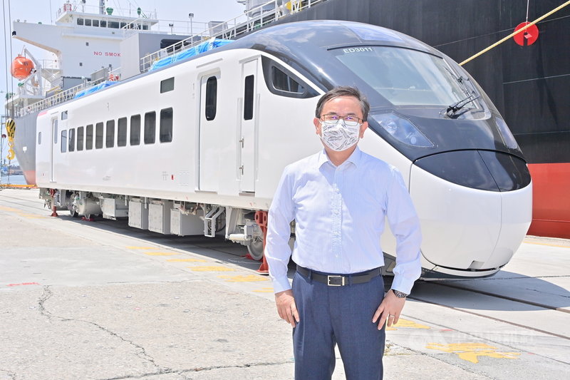 台鐵局新購EMU3000型城際列車110年底將投入東幹線營運,民進黨立委劉櫂豪(圖)爭取8日於台東-池上先行試營運,開放台東鄉親體驗新車的服務品質。(劉櫂豪服務處提供)中央社記者盧太城台東傳真 110年12月1日