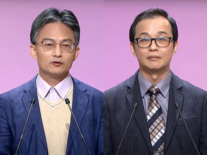 中選會2日舉行「反萊豬」公投第4場意見發表會,正方代表為醫師蘇偉碩(左)、反方代表為台大醫學院毒理學研究所教授姜至剛(右)。(圖取自台視新聞YouTube頻道網頁youtube.com)