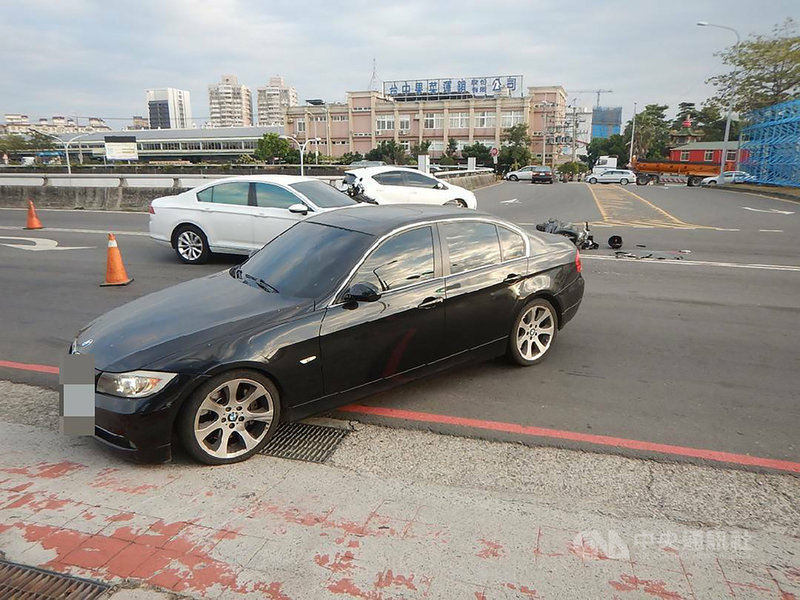 台中市警察局第六分局韓姓警員日前騎車執勤時,與違規車輛發生車禍,傷重不治。警方3日指出,經追查發現肇事車輛是權利車,並未投保第三人及強制責任險。(民眾提供)中央社記者郝雪卿傳真 110年12月3日