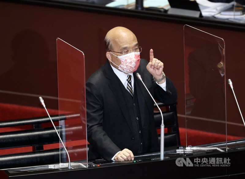 立委3日質詢時,問行政院長蘇貞昌(圖)是否有意角逐2024年的總統大選。蘇貞昌引用詩句「昔年壯志已塵封」回應。中央社記者張皓安攝 110年12月3日