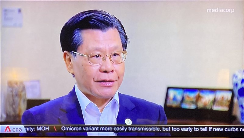 兩岸緊張情勢升溫,駐新加坡代表梁國新接受新加坡「亞洲新聞台」(CNA)訪問分析兩岸關係,節目2日晚間播出。(駐星代表處提供) 中央社記者侯姿瑩新加坡傳真 110年12月3日