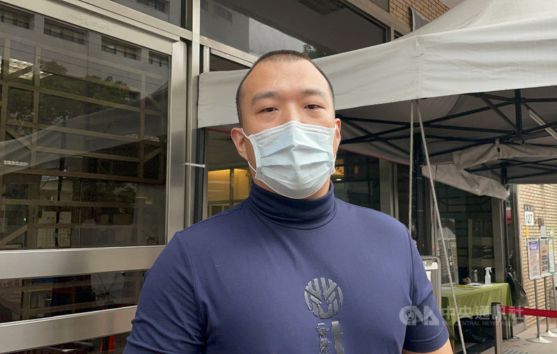 中國籍男子周泓旭涉違反國安法案件,二審6日開庭,周泓旭強調自己沒有危害國家安全,他只是在台求學期間有參加統派活動,但快畢業時也沒再參加了。中央社記者劉世怡攝 110年12月6日