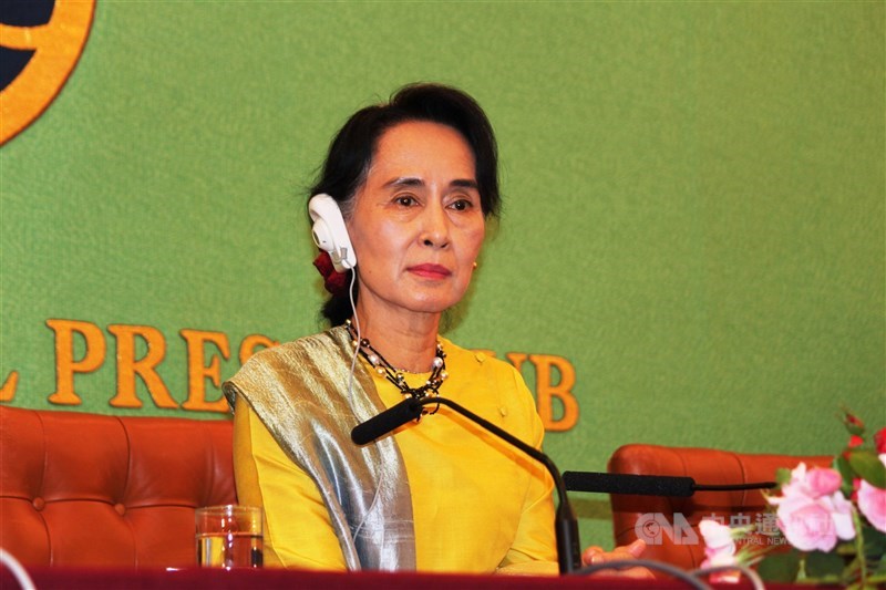 軍政府統治的緬甸法院15日判處緬甸前實際領袖翁山蘇姬4項貪汙罪名成立，在原有刑期上增加6年徒刑。（中央社檔案照片）