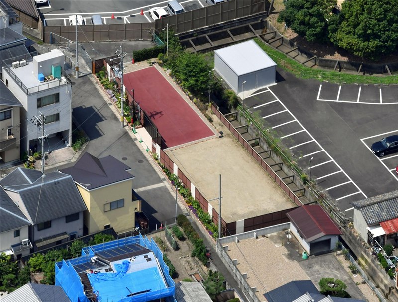 「京都動畫」第一工作室2019年遭人縱火造成36死慘劇,被縱火建物如今已拆除,京都動畫正與遺屬討論在原址設慰靈碑悼念。(共同社)