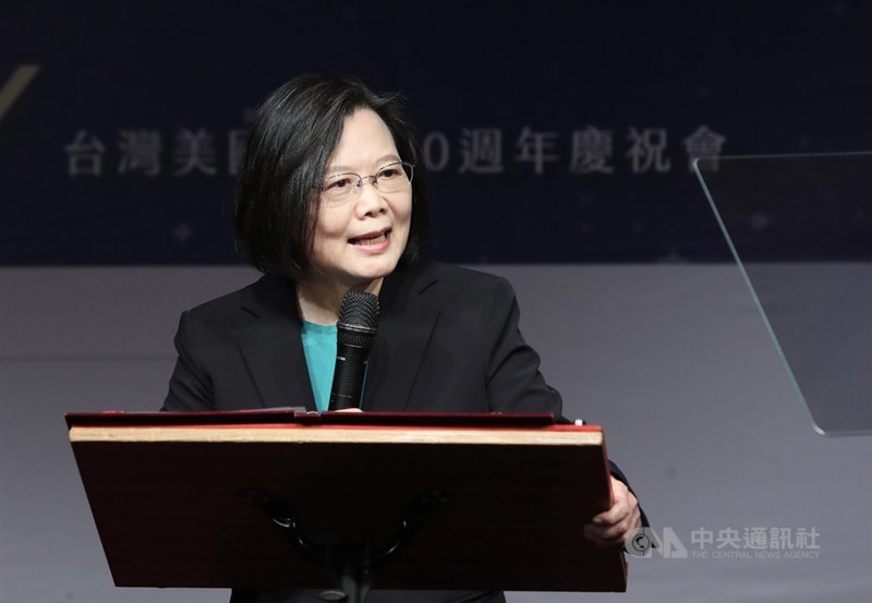 台灣美國商會8日在台北賓館舉辦70週年慶祝活動,總統蔡英文出席並致詞祝賀。中央社記者吳家昇攝 110年12月8日