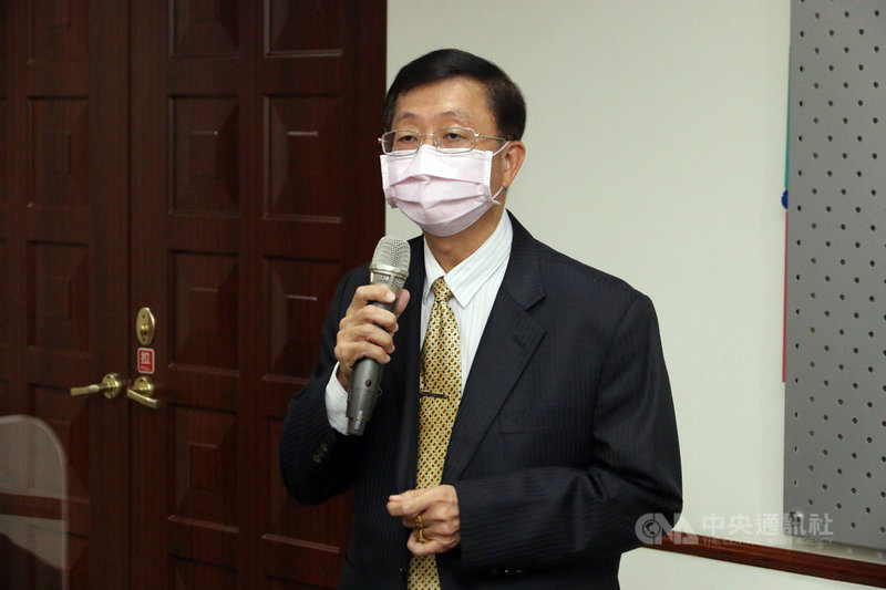 法務部行政執行署8日於媒體茶敘中宣布,累積執行績效已於6月突破新台幣6000億元,署長林慶宗表示,要讓滯欠大戶有痛的感覺,只要符合要件一定聲請管收。中央社記者蕭博文攝 110年12月8日