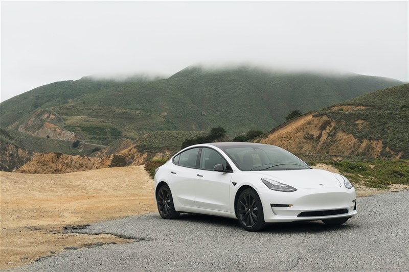 電動汽車特斯拉(Tesla)是西雅圖Z世代認為cheugy的事物之一。(圖取自Unsplash圖庫)