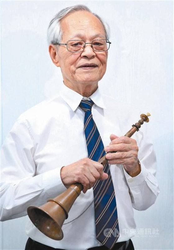 第22屆國家文藝獎得主8日揭曉,音樂類獲獎者邱火榮一輩子都在北管這條路上演出與傳習,現在也繼續在文化部文資局教學,要將北管藝術傳承下去。(國藝會提供) 中央社記者趙靜瑜傳真 110年12月8日