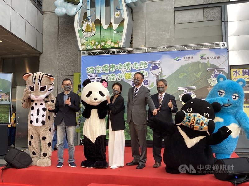 中央研究院前P3實驗室人員確診COVID-19，接觸者採檢結果全數陰性。台北市副市長黃珊珊（左2）12日表示，疫情看起來沒有擴散跡象。中央社記者陳昱婷攝 110年12月12日