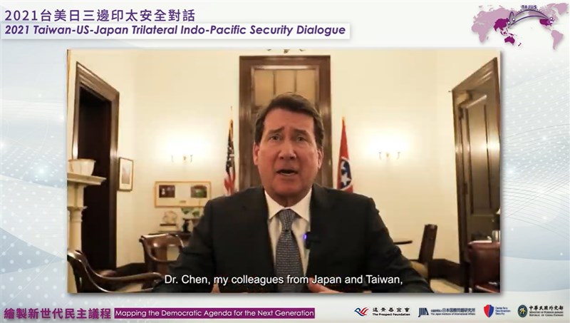 美國參議員海格提14日表示,與中國競爭的面向之一,是強化台美日經濟合作,也盼台美能簽訂貿易協議。(圖取自遠景基金會YouTube網頁youtube.com)