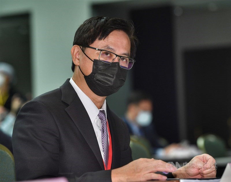 台北市電腦公會榮譽理事長童子賢表示,能源議題對台灣而言,是敏感而痛的議題,不可能有簡單、快樂、低成本的答案。(中央社檔案照片)
