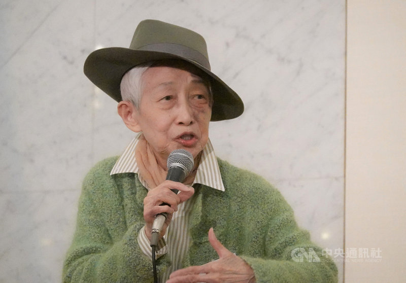 前國策顧問金美齡19日出席日本李友會活動時被問及對四大公投結果及台灣何時開放福島等5縣食品的看法。她說,台灣社會若要更好,民眾頭腦一定要清楚。中央社記者楊明珠東京攝 110年12月19日