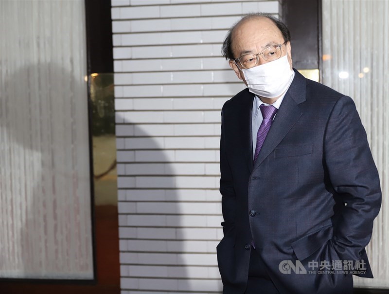 針對新竹縣市合併升格議題,民進黨立法院黨團總召柯建銘提案修正地方制度法,拚24日的立法院會付委審查。中央社實習記者蕭宇軒攝 110年12月23日