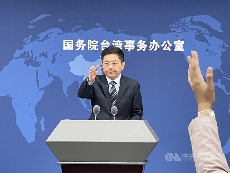 針對王力宏事件對他在中國大陸演藝事業的影響,以及陸方人士對事件及個人演藝前途的多種預測,國台辦發言人馬曉光(圖)29日說,希望來大陸發展的藝人都能做到「德藝雙馨」。中央社記者邱國強北京攝 110年12月29日