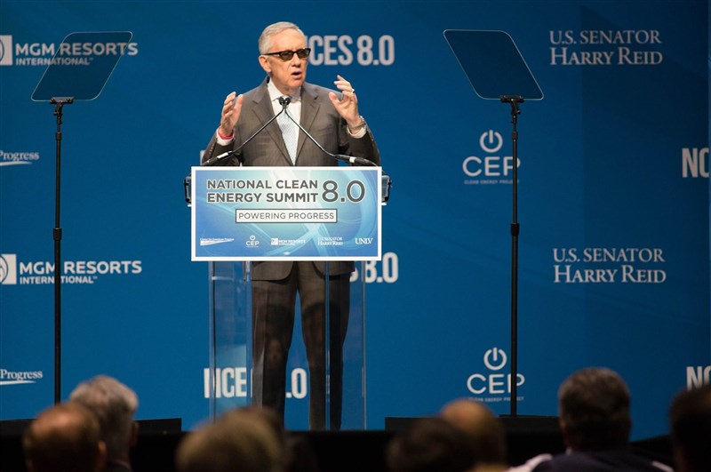 美國民主黨籍聯邦參議員瑞德逝世,享壽82歲。(圖取自facebook.com/SenatorReid)