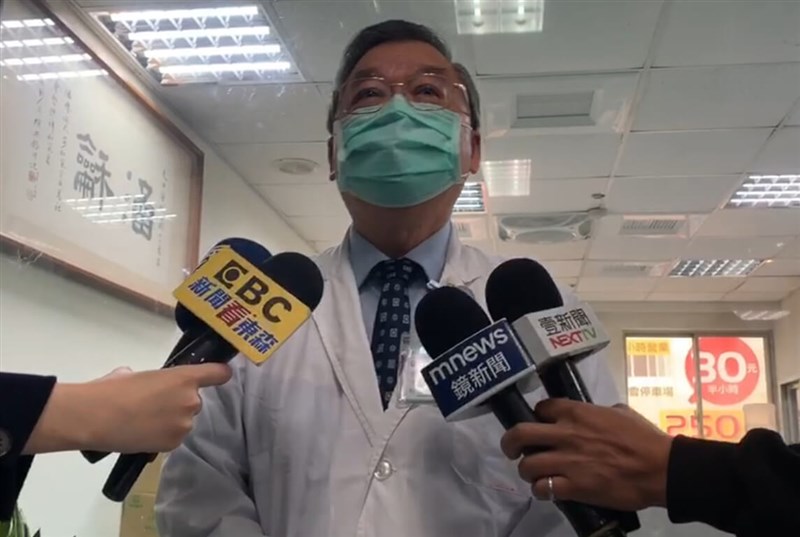 台中第2選區立委補選倒數,國民黨候選人顏寬恒7日證實父親顏清標住院。光田綜合醫院策略長孫茂勝(圖)上午接受媒體聯訪,說明顏清標病況。(民眾提供)中央社記者趙麗妍傳真 111年1月7日