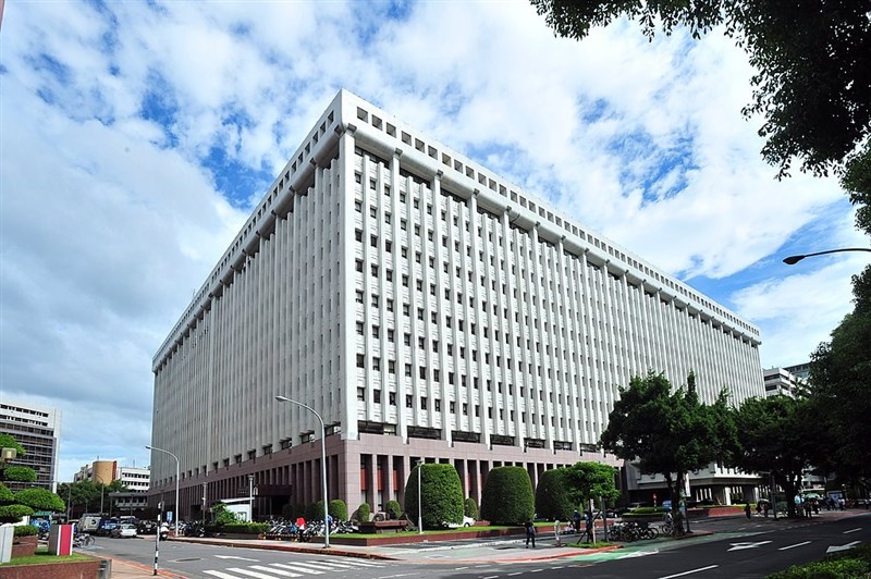 台塑四寶去年稅前獲利大賺新台幣3000億元,台塑企業總管理處10日宣布,依公式計算,年終獎金為7個月本薪。(圖取自維基共享資源;作者Lucychu,CC BY-SA 3.0)