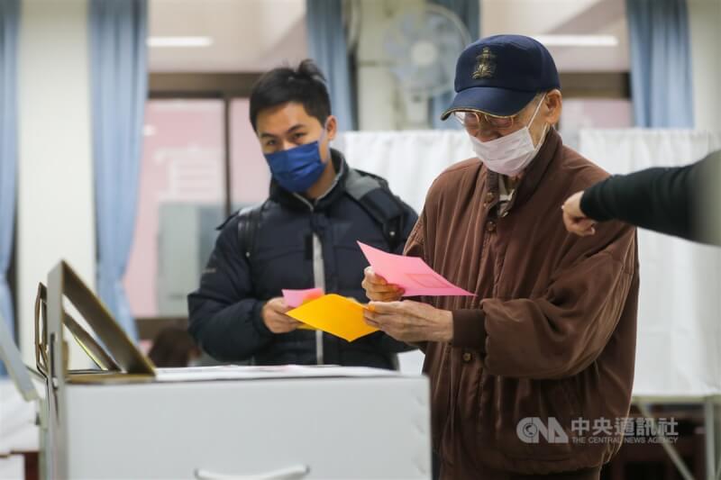 中央選舉委員會公布時程表,今年地方公職人員選舉將定於111年11月26日星期六舉行投票。(中央社檔案照片)