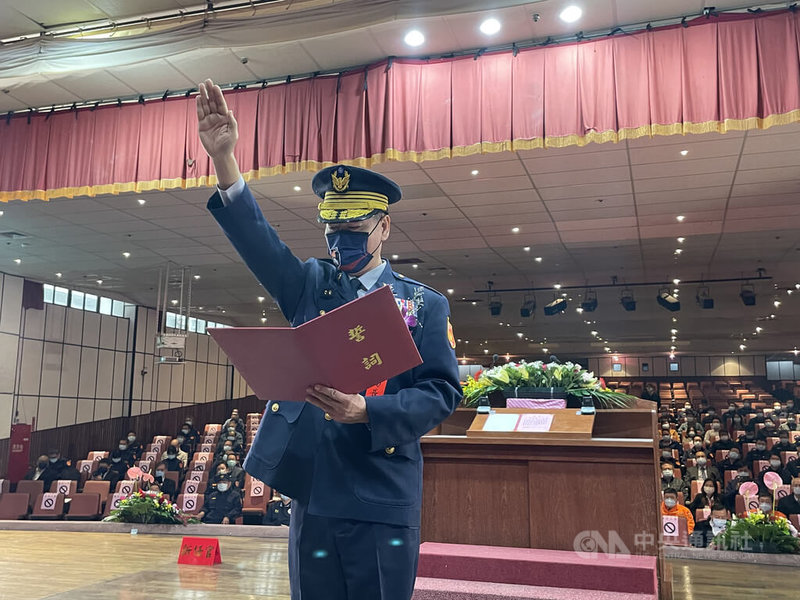 雲林縣警察局前局長朱宗泰去年12月任內病逝,警政署日前發布警政署行政組組長李謀旺(圖)調任雲林縣警察局長,17日走馬上任。中央社記者姜宜菁攝 111年1月17日