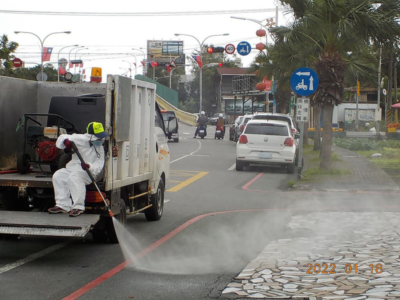花蓮縣衛生局18日公布桃園市確診個案13、14日曾自行開車到花蓮,足跡包括珍和記米麻糬倉庫區、貨運公司、台富便當店等,目前各場所已清消。(花蓮縣政府提供)中央社記者李先鳳傳真 111年1月18日