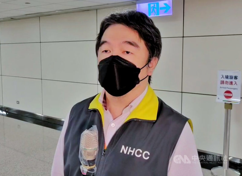桃園國際機場前進指揮所指揮官王必勝19日上午受訪表示,已接獲指令,針對南亞及東南亞航班進行落地採檢,桃機方面需要一點時間即可,醫療量能也沒問題。中央社記者吳睿騏桃園機場攝 111年1月19日