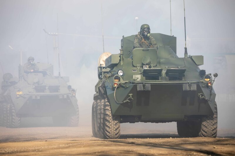 俄羅斯國防部8月29日表示，多國軍人已抵達俄國東部，準備參與「東方-2022」聯合軍演。圖為1月俄羅斯南部軍區大規模演練。（圖取自facebook.com/mod.mil.rus）