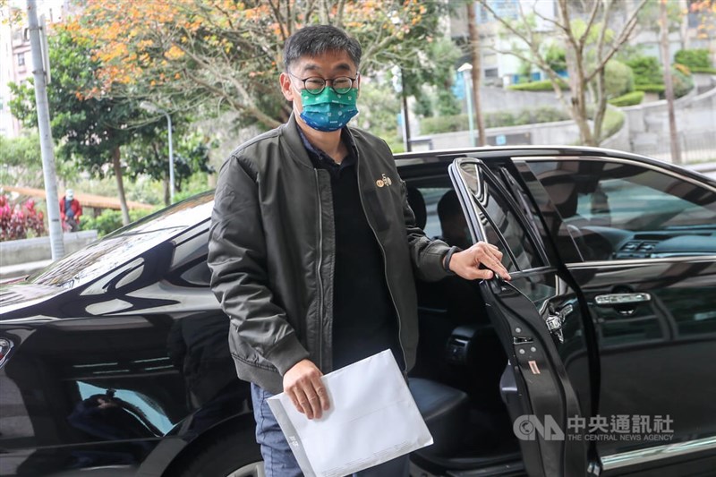 國民黨立法院黨團指華視總經理莊豐嘉溝通預算態度囂張,莊豐嘉反控政治干預新聞自由。公視20日召開例行董事會,莊豐嘉(圖)出席與會。中央社記者裴禛攝 111年1月20日