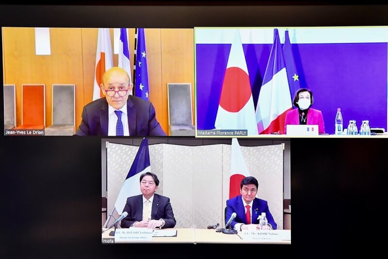 日本與法國20日舉行外交與國防首長2+2會談,雙方在最後聲明提到台海和平穩定的重要性。(圖取自twitter.com/kishinobuo)