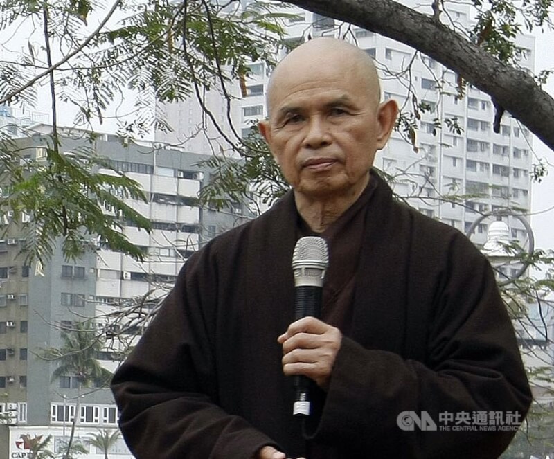 95歲的一行禪師22日在故鄉越南圓寂。(中央社檔案照片)