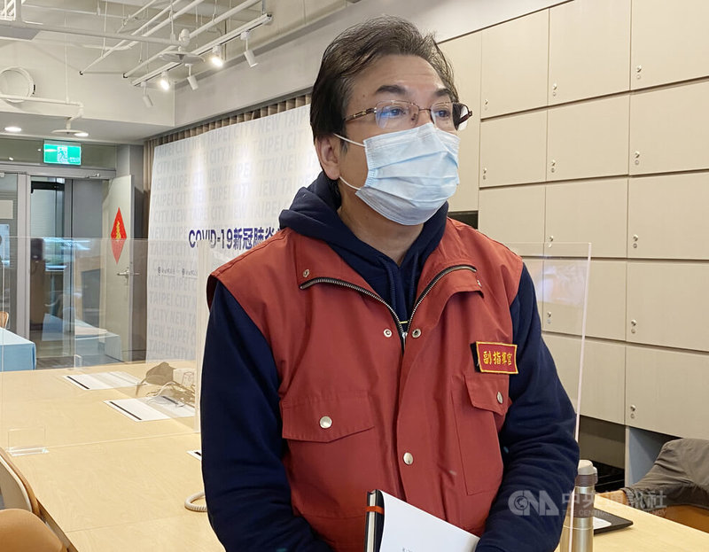 新北市副市長劉和然(圖)22日在市府說明亞旭電腦隱匿中和廠員工支援桃園廠事件,他說,「幸虧亞旭電腦高層願意面對現實與真實」,讓新北可以後續擴大採檢、疫調,盡速阻斷傳播鏈。中央社記者黃旭昇新北攝 111年1月22日