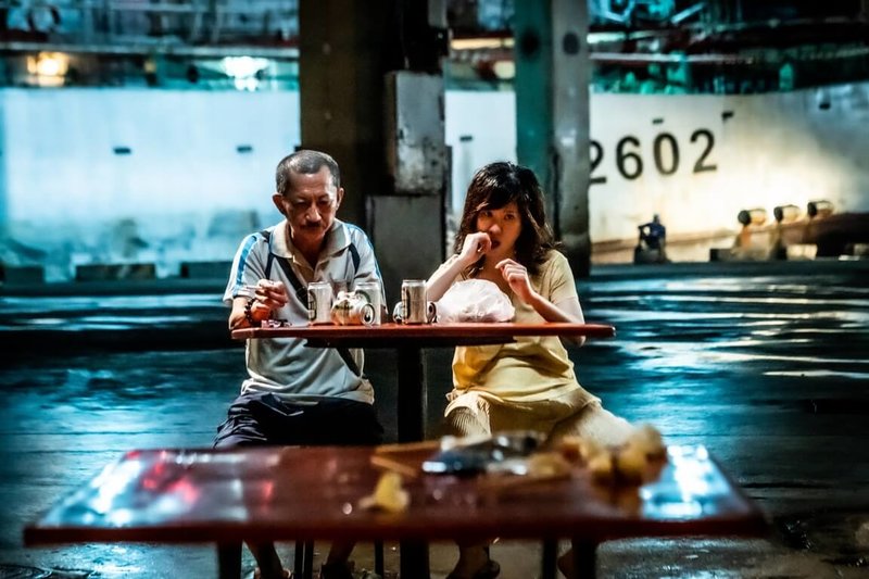 導演曹仕翰執導的短片「貓與蒼蠅」,由演員莊益增(左)、潘之敏(右)演出,2021年「貓與蒼蠅」在國際及台灣各影展收穫滿滿,除了入圍法國克萊蒙費宏影展、金馬獎、台北電影獎、高雄電影獎,並在台灣培育新秀的重要影展金穗獎奪得3項大獎。(百景映畫提供)中央社記者葉冠吟傳真 111年1月24日