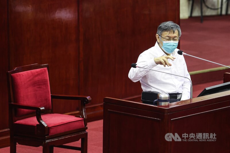 對於台北市政府發文請行政院函告敬老金條例無效,多名台北市議員不滿未被告知,25日杯葛總預算案和散會。國民黨籍台北市議員王浩怒批市長柯文哲(圖)不服從民主機制,議會自民國57年改制以來,從未遇過這種北市府。(中央社檔案照片)