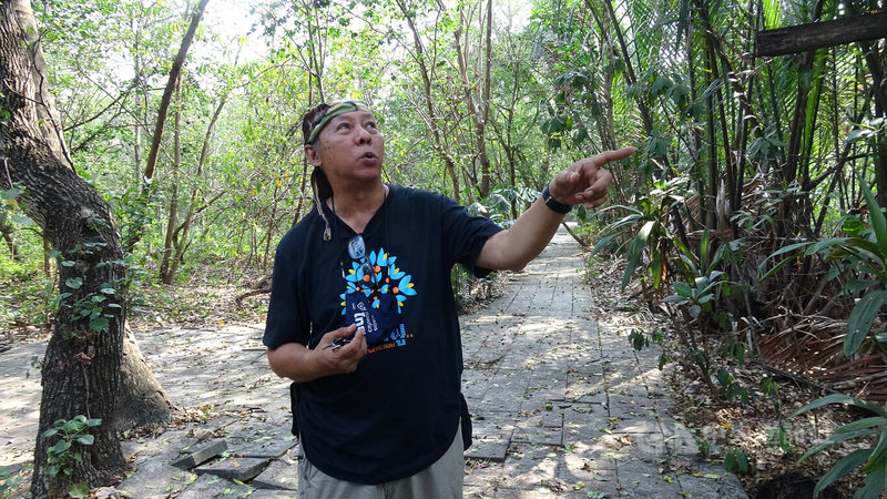 泰國民眾素吉40歲時搬回家鄉邦喀造,有感於家鄉的生態環境良好,因此決定投身環境保護運動,希望人類能夠與自然和平共存。中央社記者呂欣憓邦喀造攝 111年1月25日