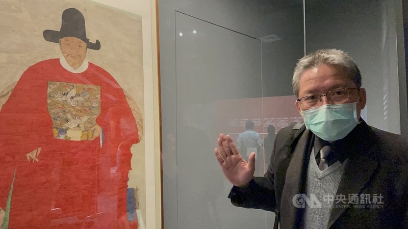 國立台南藝術大學藝術史學系教授盧泰康(圖)表示,「蔡復一畫像」是當前台澎金馬年代最早,且品秩位階極高的明代祖先畫像,也是離島首件國家重要古物。中央社記者黃慧敏攝 111年1月25日