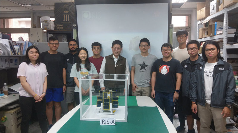 成功大學電機工程學系團隊成功開發「IRIS-A」立方衛星,1月13日在美國佛羅里達州藉由獵鷹9號運載火箭發射至太空執行任務。(成功大學提供)中央社記者張榮祥台南傳真 111年1月27日