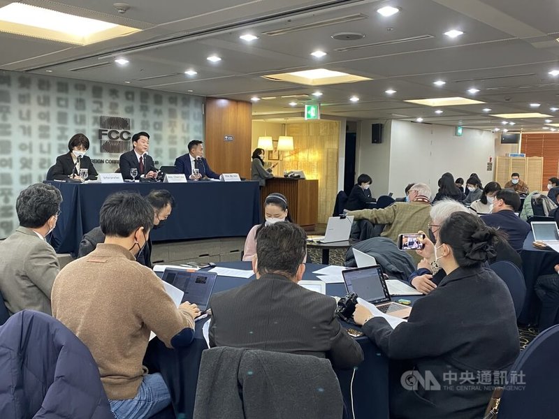 韓國國民之黨總統候選人安哲秀28日應首爾外媒記者協會邀請,就外交戰略等議題發表演說及受訪。中央社記者廖禹揚首爾攝 111年1月28日