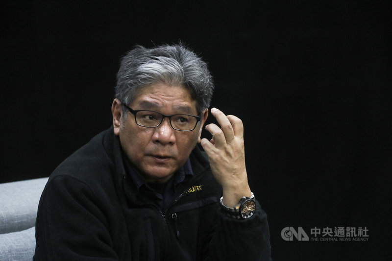 紙風車創辦人李永豐認為,動畫電影中的諸葛四郎,完全體現這名漫畫英雄魅力,「那種內在精神是很台灣的,不是靠外表,諸葛四郎像是名台灣女性,為什麼是女性?因為台灣過往年代就是靠女人撐起來的,諸葛四郎總是好脾氣,專心完成他要做的事情,還有他來自各方的夥伴,也如同台灣的多元。」中央社記者裴禛攝 111年1月28日