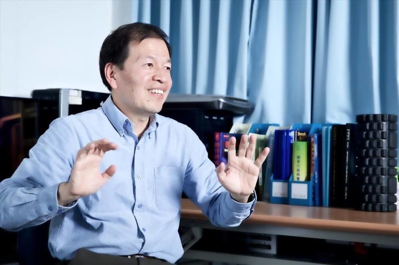 台灣師範大學運動競技系教授相子元(圖)團隊與台灣創明公司合作,打造LPS運動員追蹤系統。他表示,目前LPS系統已用於籃球、排球、羽球、網球等室內運動,未來也可用於規劃工廠人員動線,或延伸至全民健康領域。(台師大提供)中央社記者陳至中台北傳真 111年1月28日