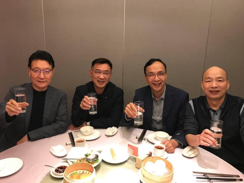 韓國瑜(右1)28日表示,邀請趙少康(左起)、江啟臣、朱立倫等人晚餐,是要展現國民黨團結,也傳達出絕無「朱下韓上」一事。(圖取自facebook.com/twherohan)