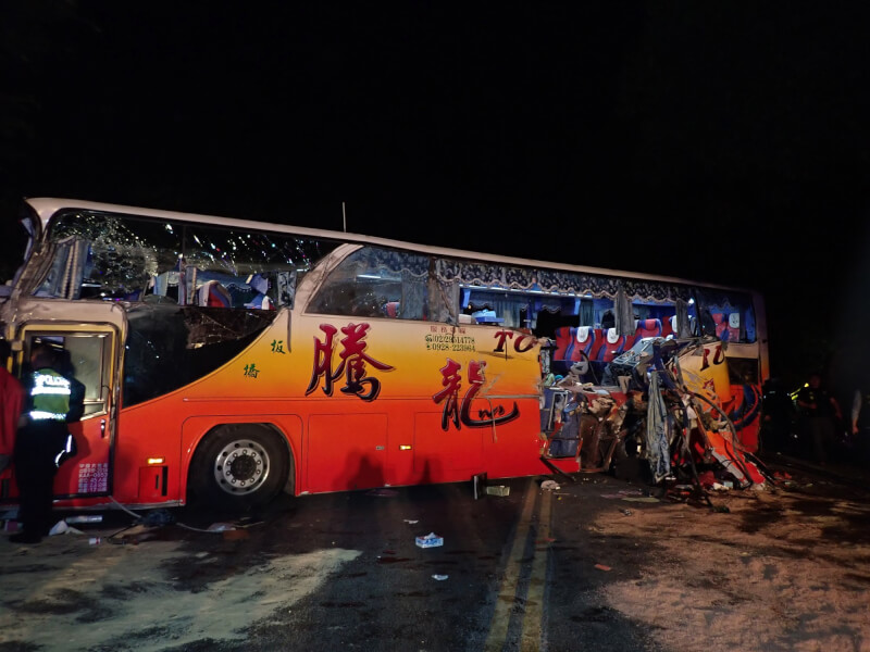 騰龍遊覽車去年3月在蘇花公路撞上山壁釀6死,運安會公布報告,事故當天患糖尿病的駕駛雙腳帶著潰瘍傷口上路。(圖取自運安會網頁ttsb.gov.tw)