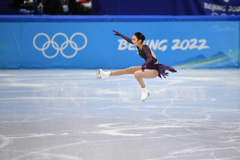 美國出生的中國女子花滑選手朱易在奧運賽事項目中失誤,引來中國網民一陣酸言酸語。(中新社)