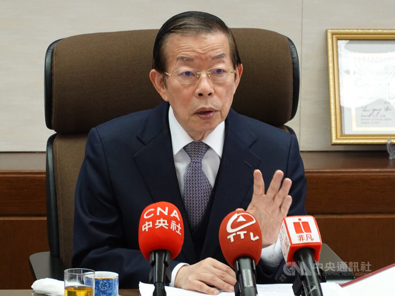 行政院8日宣布有條件解禁福島5縣食品,駐日代表謝長廷今天說:「這個決定等於是去除了一個自由貿易的障礙,我們選擇了一條正確的道路。」中央社記者楊明珠東京攝 111年2月8日
