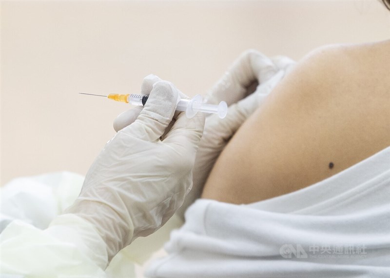 世界衛生組織秘書長譚德塞11日指出，若全球約7成人口接種疫苗，疫情大流行的急性發病期可能在今年就會結束。（中央社檔案照片）