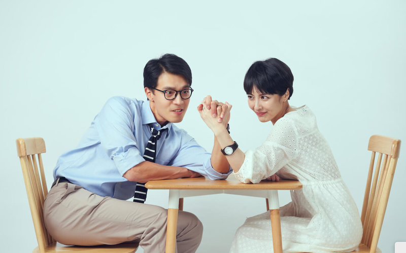 舞台劇「婚內失戀」改編自醫師鄧惠文同名著作，將於4月22日起在台北誠品信義店6樓展演廳連續演出10場。（巨宸製作提供）中央社記者葉冠吟傳真 111年2月14日