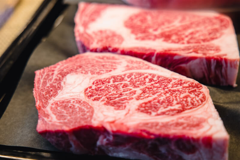 中國採取暫停進口立陶宛牛肉等經濟打壓措施,外交部表示,立陶宛已透過駐館提出各類農產品輸出台灣的申請程序。(示意圖/圖取自Unsplash圖庫)