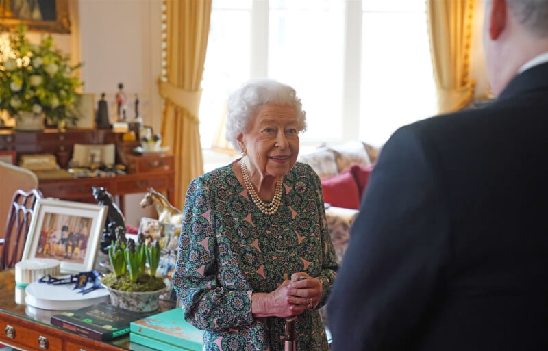 95歲英國女王伊麗莎白二世確診COVID-19。（圖取自twitter.com/RoyalFamily）