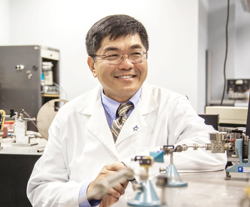 目前任教於南美以美大學電機與電腦工程系的台裔美籍教授喬榮治,以其在慢性病護理的新型無線與無電池植入式電子元件研發的傑出貢獻,當選美國醫藥與生物工程研究院院士。(休士頓辦事處提供)中央社記者江今葉華盛頓傳真 111年2月26日